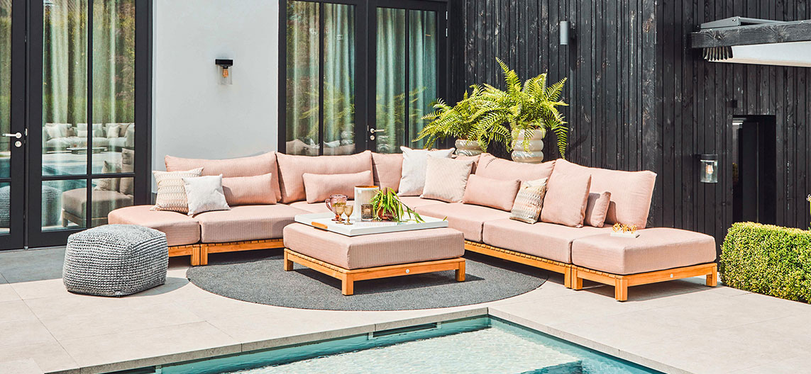 Suns-portofino-soft-pink-lounge-set-sidetables