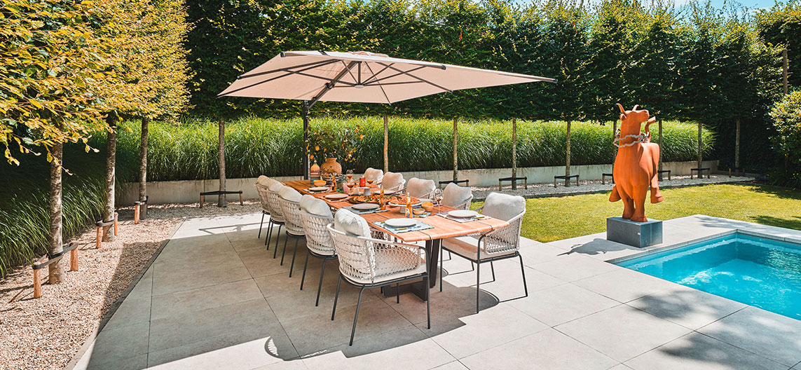 Suns-revello-dining-chair-palermo-table-novara-parasol