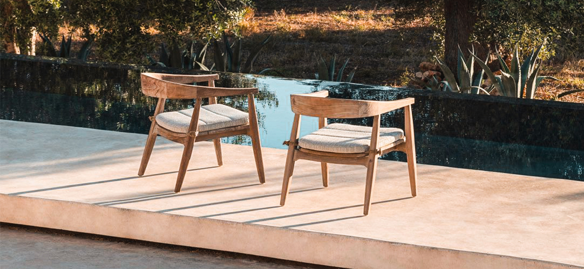 Gommaire-faye-easy-chairs-with-cusions-teak