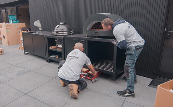 Installatie van Roostr Rubix buitenkeuken door professionals