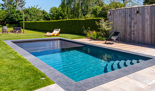 LPW Pools Carré monoblok zwembad in moderne tuin