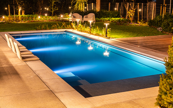 Leisure Pools linear zwembad met geïntegreerde trap, led-verlichting en verwarming