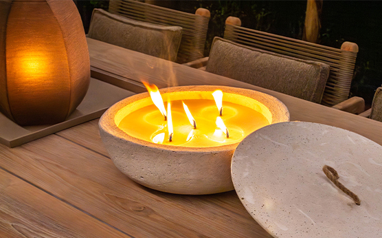 Mon Dada outdoor candle on garden table as an atmospheric accent – Van Beem Outdoor Living