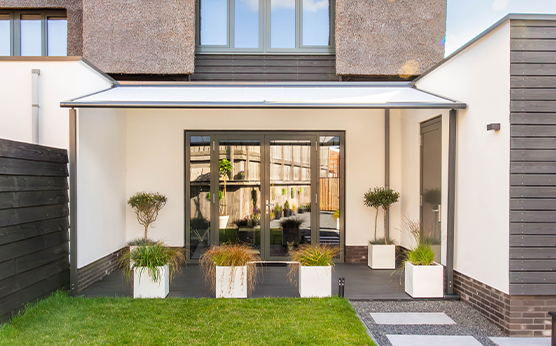 Moderne pergola voor luxe buitenleven – Van Beem Buitenleven