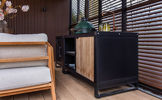 Rubix Roostr modulaire buitenkeuken met Big Green Egg BBQ in Renson Algarve overkapping – Van Beem Buitenleven