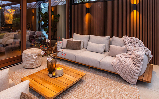 SUNS Bora sofa set in Renson Algarve overkapping – luxe loungeset – Van Beem Buitenleven