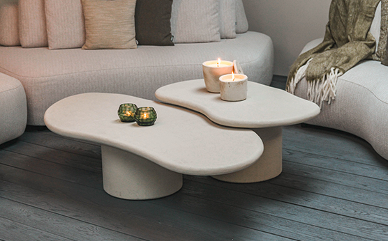 Betonlook bijzettafels met organische vormen voor luxe tuin en terras