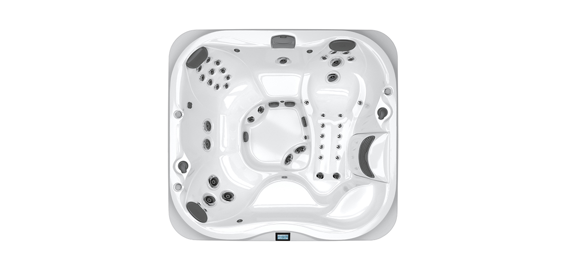 Bovenaanzicht van Jacuzzi J-355 voor luxe wellness in de tuin
