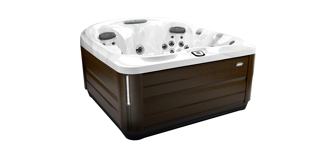 Jacuzzi J-435 from the J-400 collection for luxury wellness in the garden