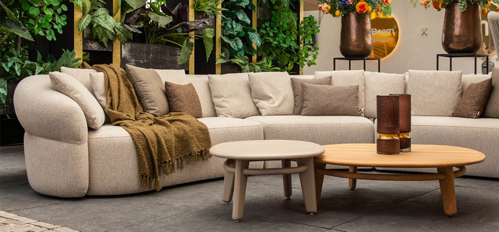 Suns Venosa Organic Lounge Set for Luxury Gardens and Patios