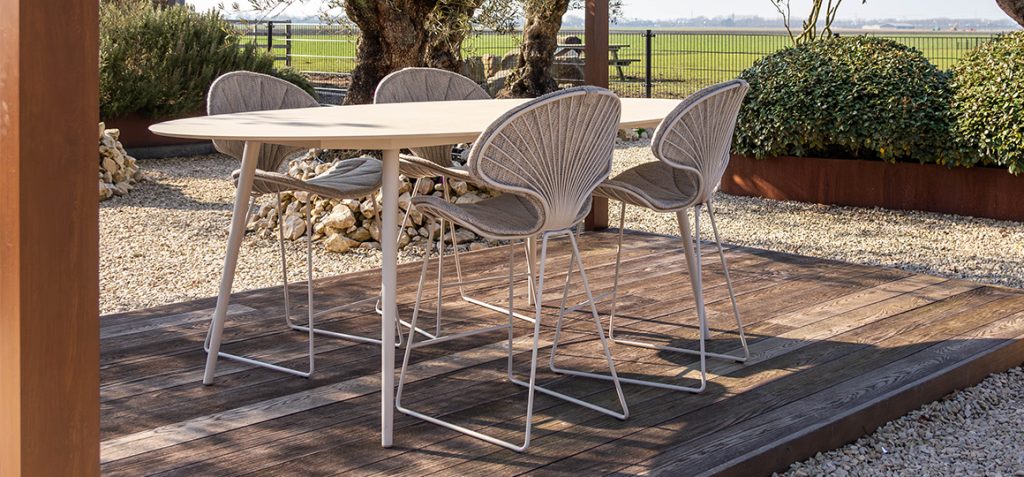 Royal Botania bar set: garden furniture for luxurious gardens and patios