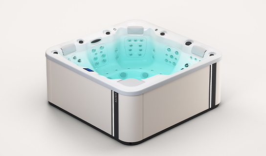 Aquavia Premium collectie model Essence jacuzzi voor luxe wellness in de tuin