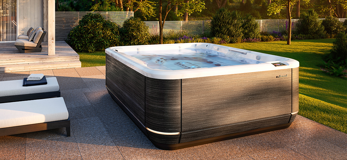 Jacuzzi J5 collectie model J509 in de tuin voor luxe wellness buiten
