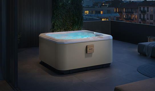 Jacuzzi Lodge model S spa voor luxe wellness in de tuin