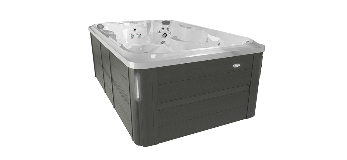 Jacuzzi J-13 PowerPlay zwemspa in Smoked Ebony voor luxe wellness en zwemmen in de tuin