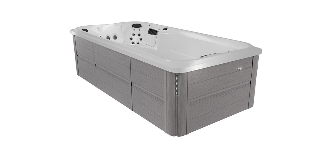 Jacuzzi J-16 PowerPro zwemspa in Brushed Grey voor luxe wellness en zwemmen in de tuin