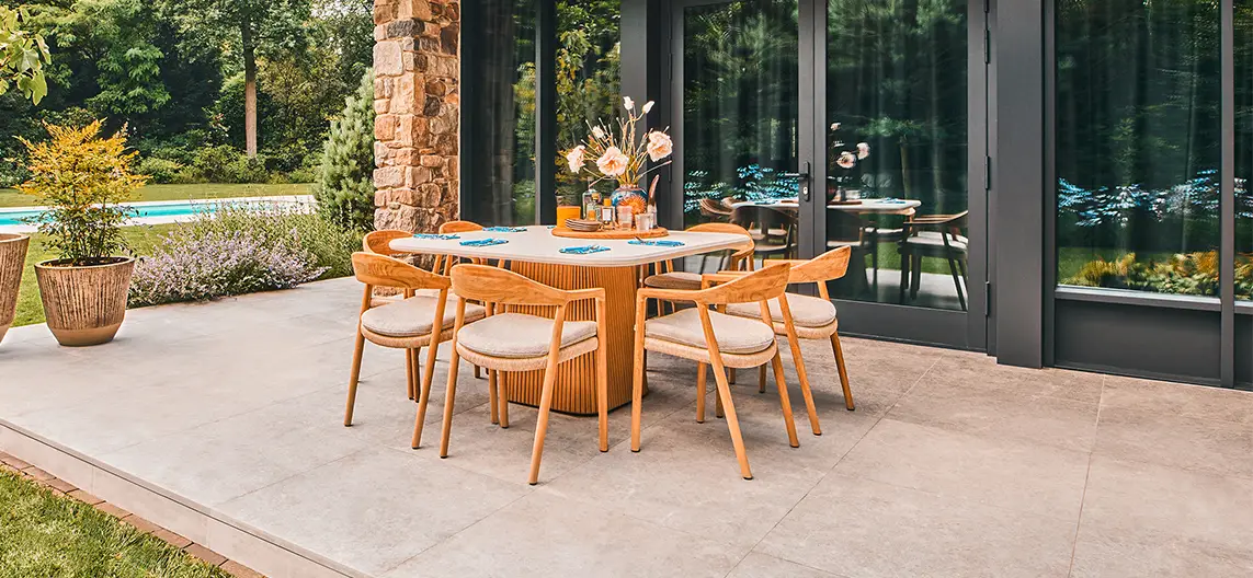 Suns-omis-dining-table-pemba-dining-chair