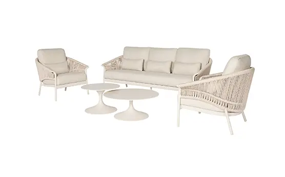 Suns Santorini bank met stoelen en Nova bijzettafels